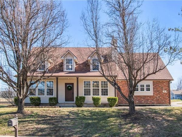 707 Tall Chief Street, Buckner, MO 64016