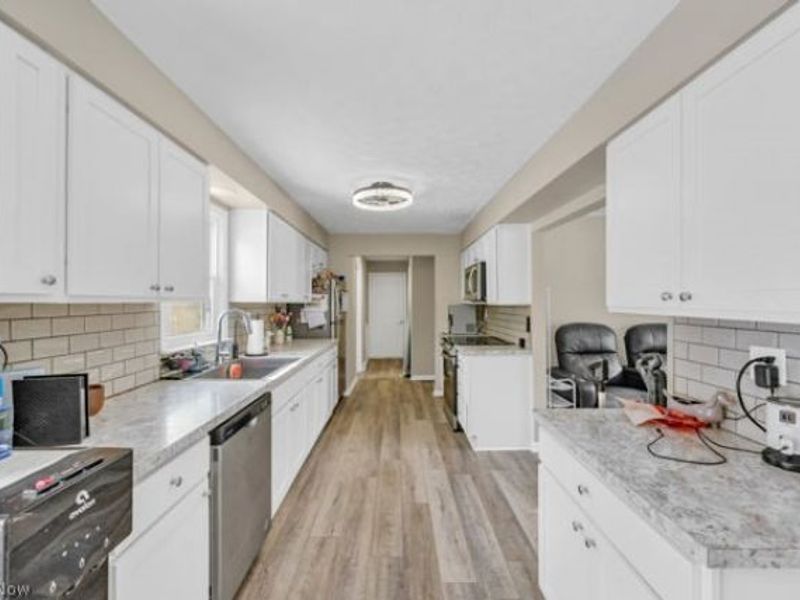 1014 Newton Street, Tallmadge, OH 44278 Photo 7