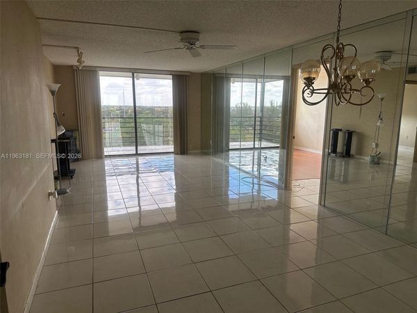 1200 Saint Charles Pl, Unit PH7, Pembroke Pines, FL 33026