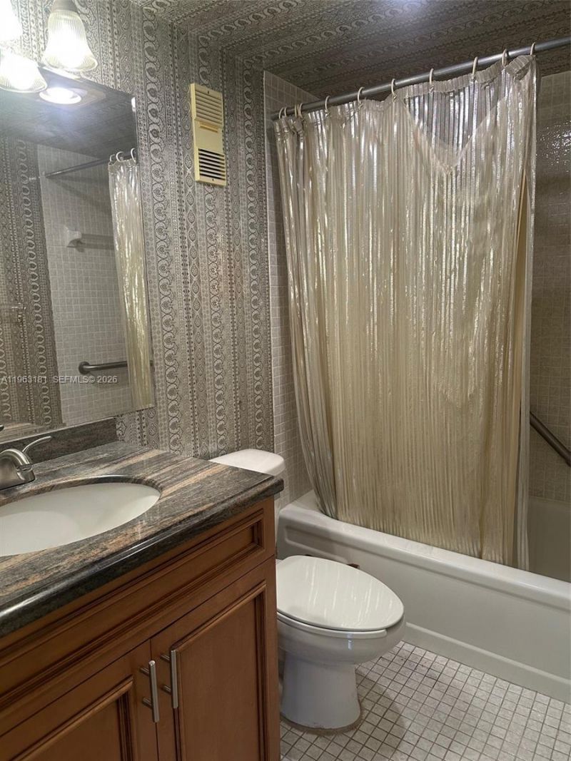 1200 Saint Charles Pl, Unit PH7, Pembroke Pines, FL 33026 Photo