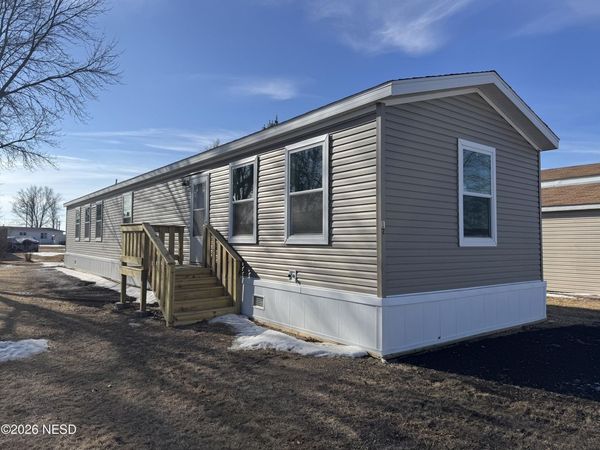 12 17TH AVENUE SW, Watertown, SD 57201
