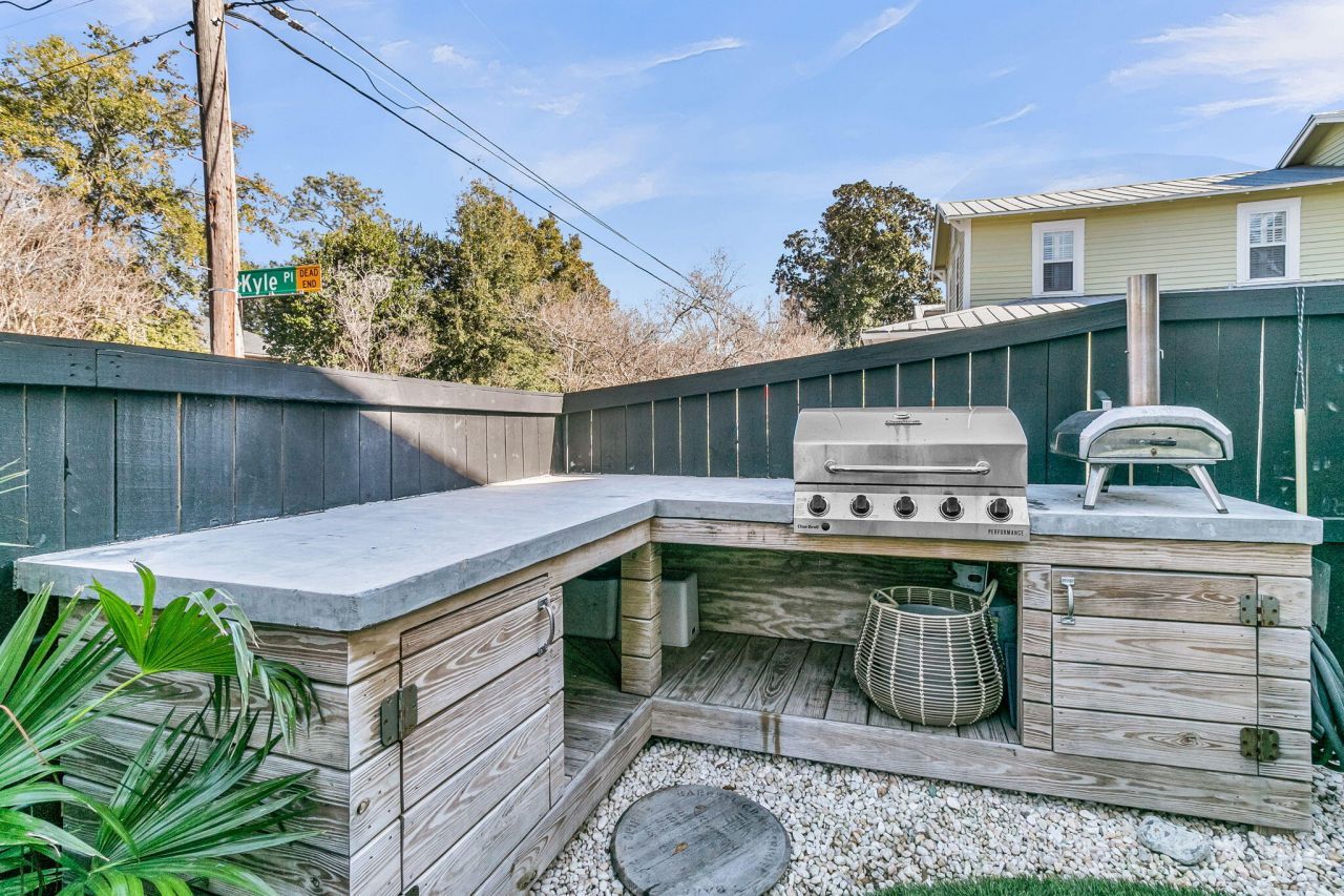 119 Simons Street Photo 6