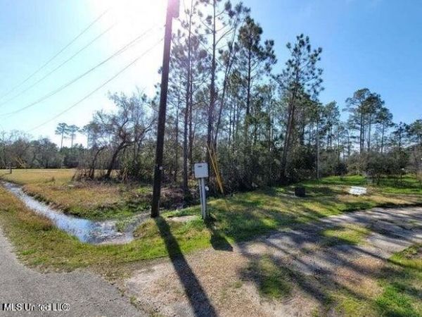 10175 River Drive, Waveland, MS 39576