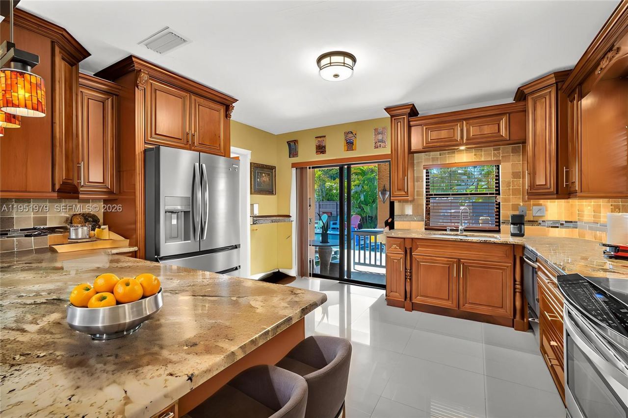 21424 NE 19th Ct, Miami, FL 33179 Photo