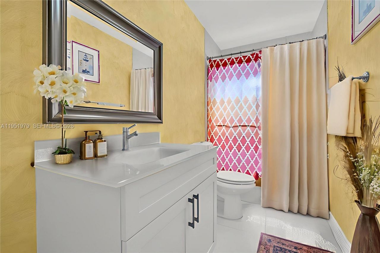 21424 NE 19th Ct, Miami, FL 33179 Photo