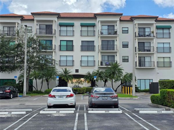 650 Palm Ave, Unit 2-B6, Hialeah, FL 33010