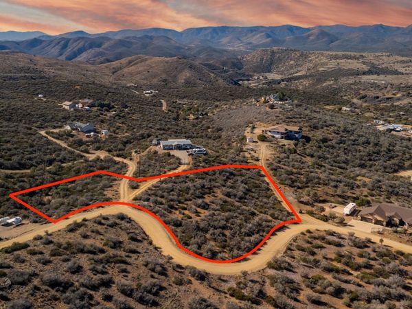 14045 E BEVERLY HILLS Drive, Unit -, Humboldt, AZ 86329
