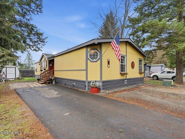 92 E WALROSE LOOP , Hayden, ID 83835