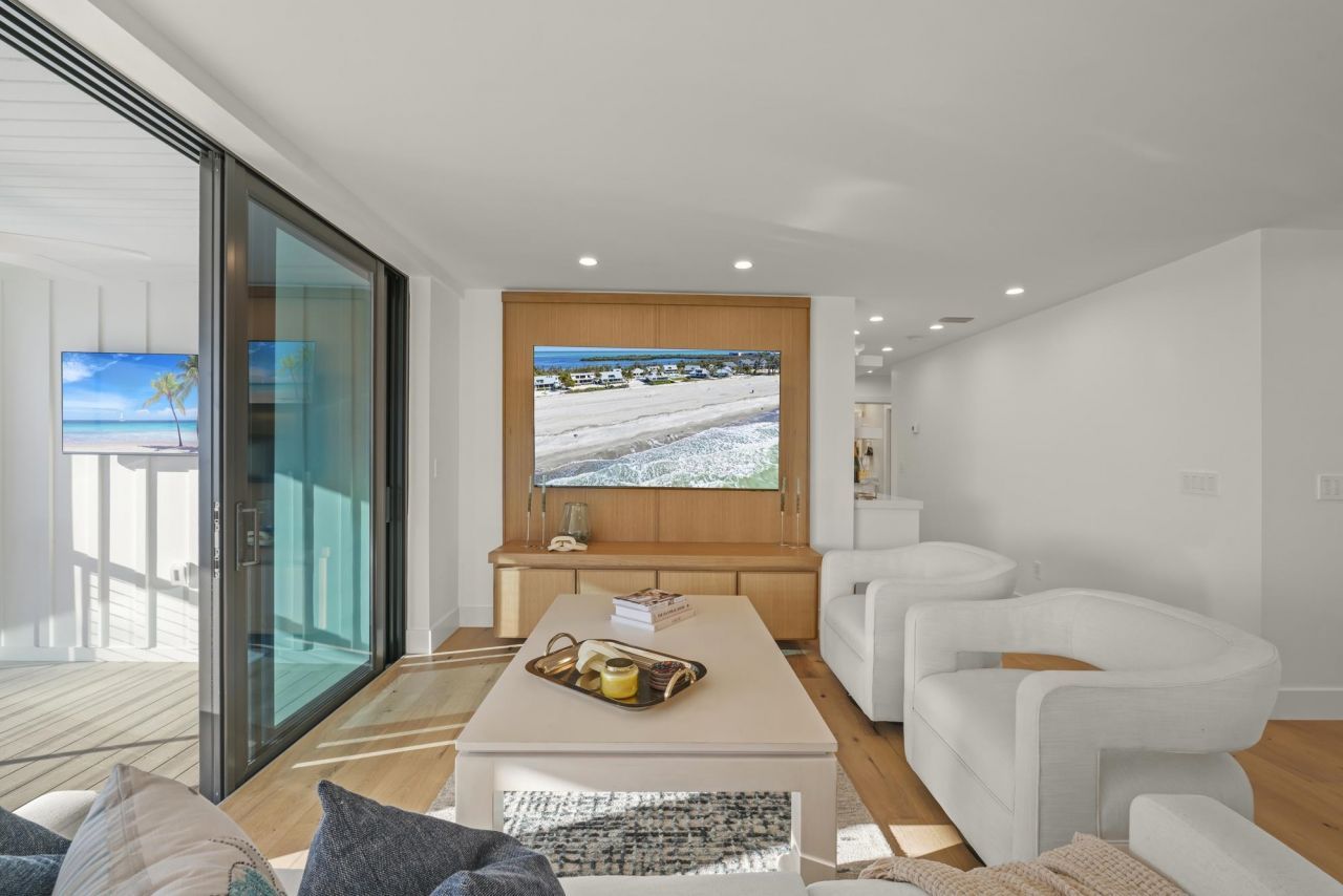 25 Beach Homes, Captiva, FL 33924 Photo