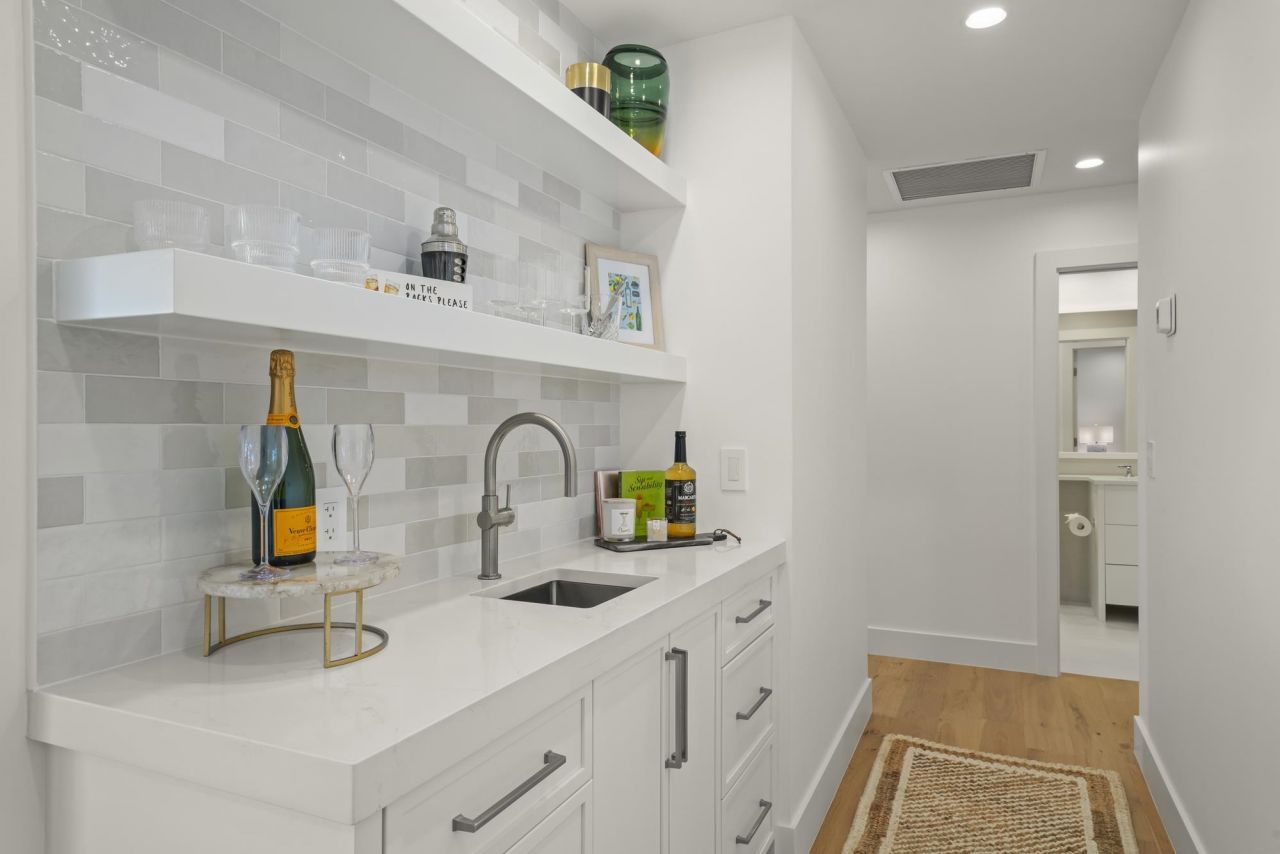 25 Beach Homes, Captiva, FL 33924 Photo