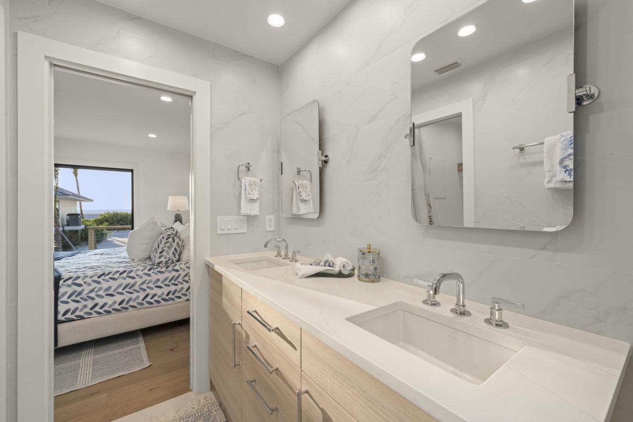 25 Beach Homes, Captiva, FL 33924 Photo