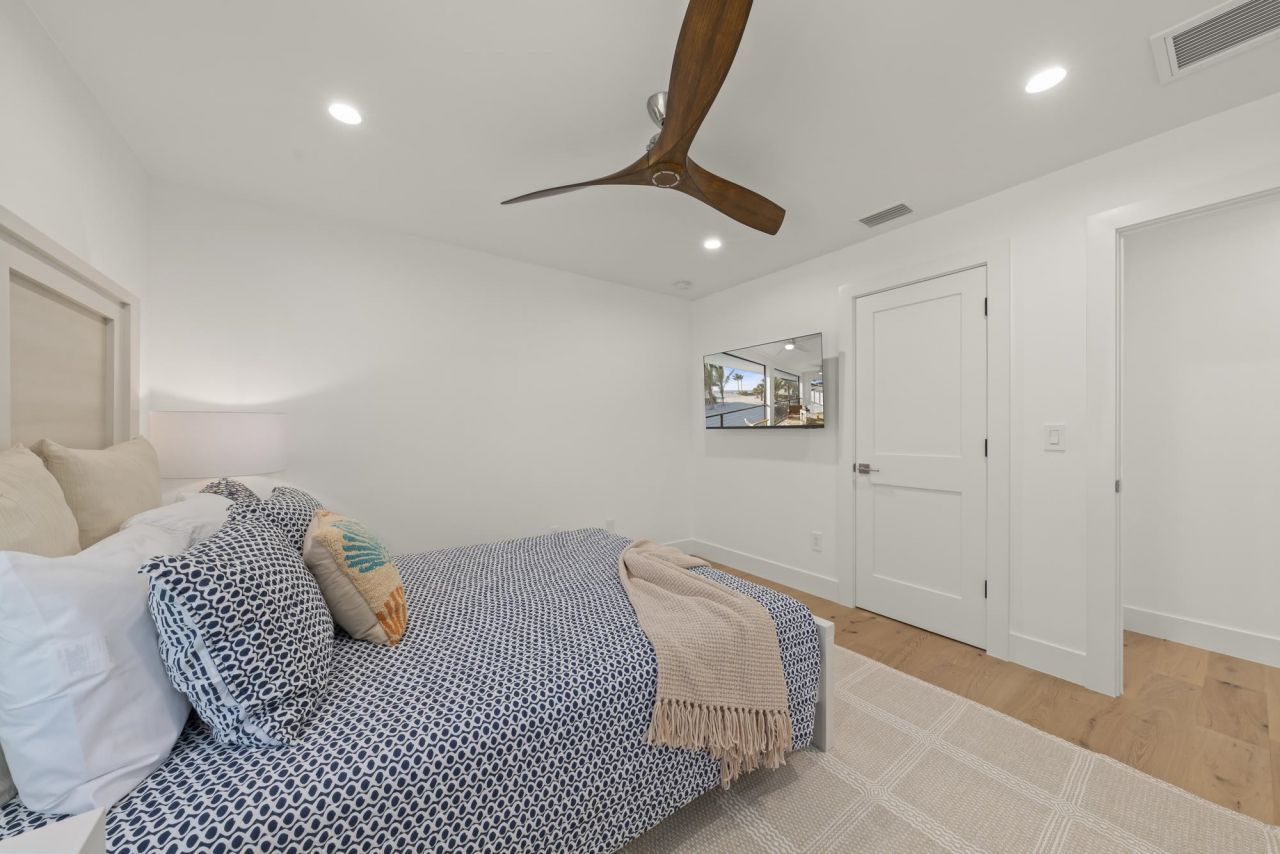 25 Beach Homes, Captiva, FL 33924 Photo