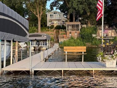 939 Park Avenue, Mahtomedi, MN 55115