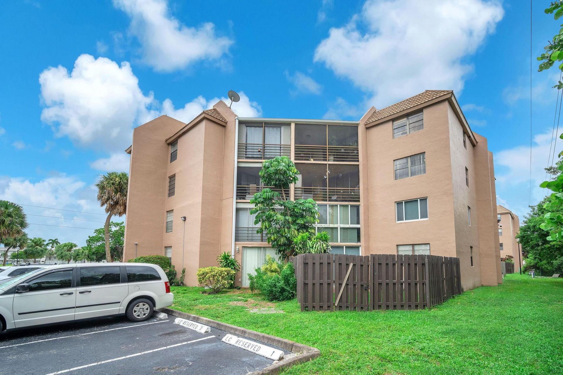 3100 N Pine Island Road, Unit 306, Sunrise, FL 33351 Photo