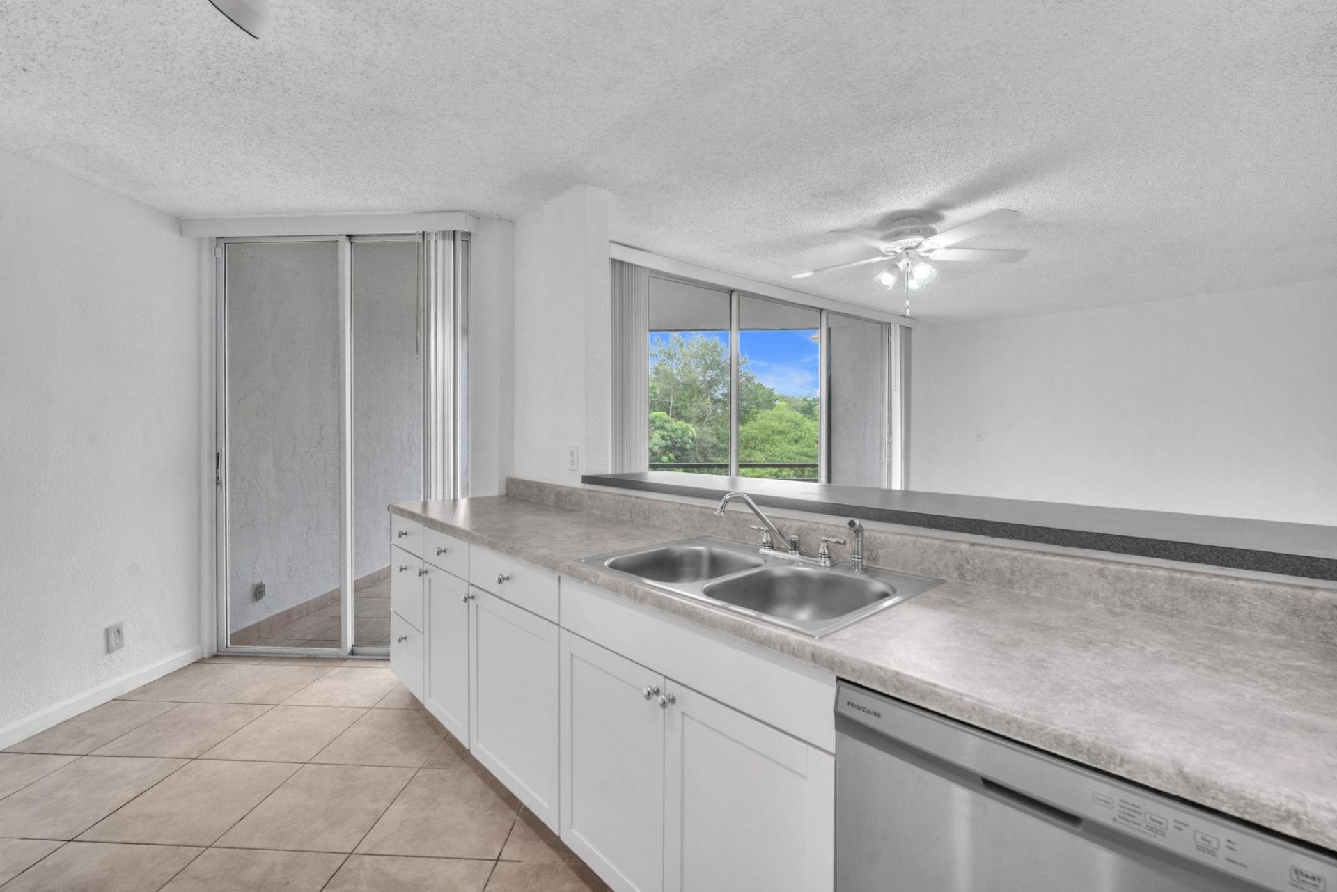 3100 N Pine Island Road, Unit 306, Sunrise, FL 33351 Photo