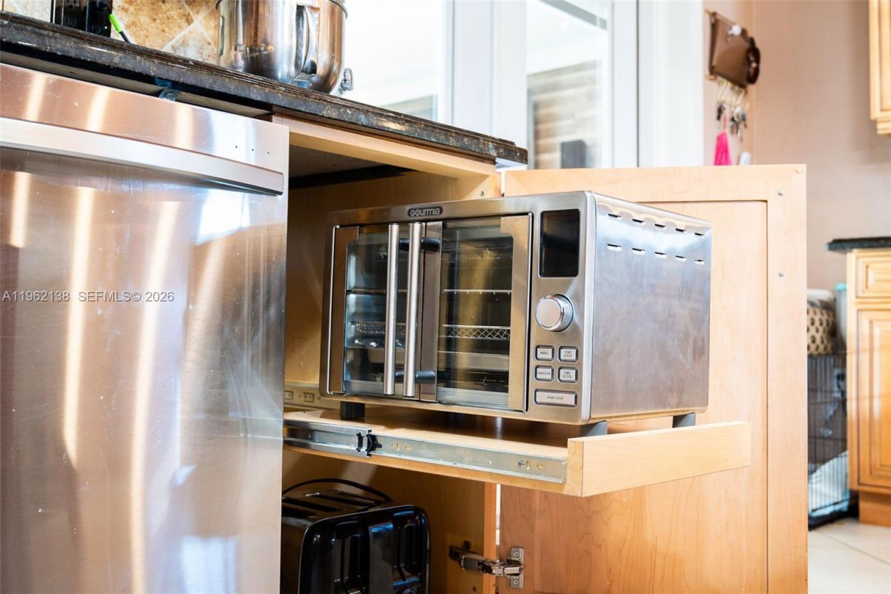 1760 NW 12th Ave, Homestead, FL 33030 Photo