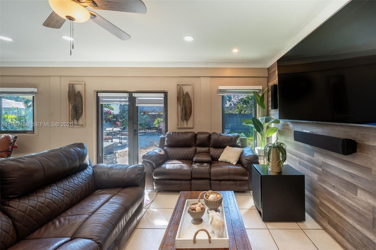 1760 NW 12th Ave , Homestead, FL 33030 Photo