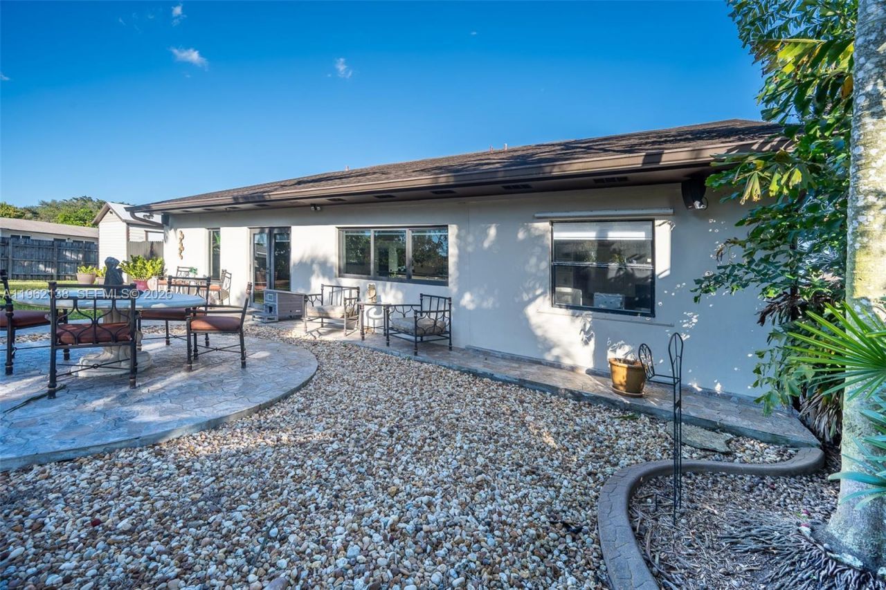 1760 NW 12th Ave, Homestead, FL 33030 Photo