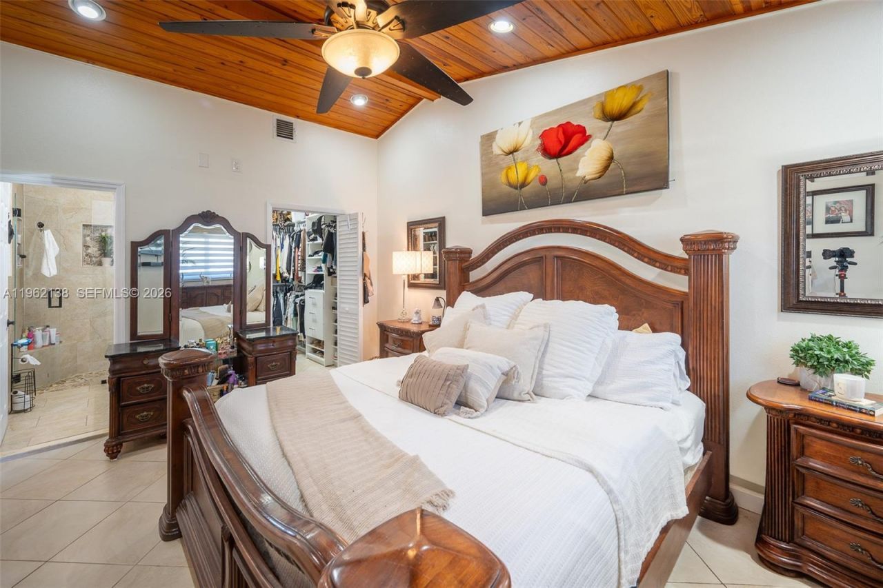 1760 NW 12th Ave , Homestead, FL 33030 Photo