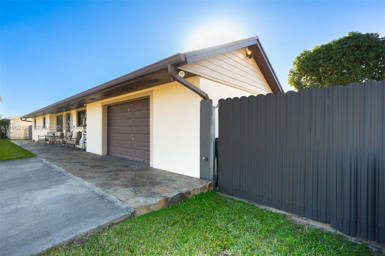 1760 NW 12th Ave, Homestead, FL 33030 Photo