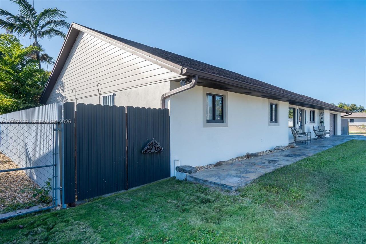 1760 NW 12th Ave, Homestead, FL 33030 Photo