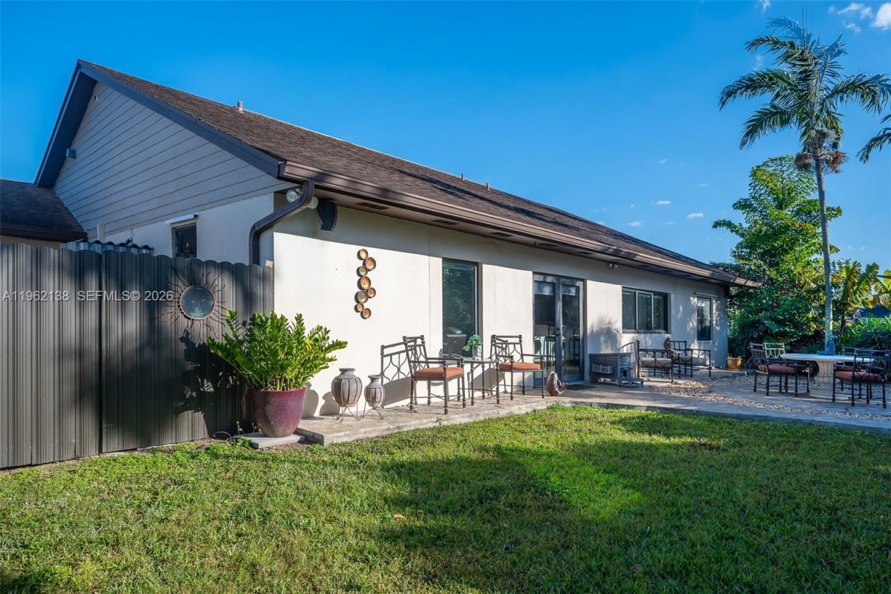 1760 NW 12th Ave , Homestead, FL 33030 Photo