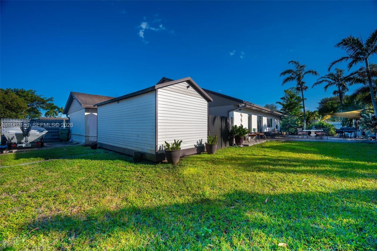 1760 NW 12th Ave , Homestead, FL 33030 Photo