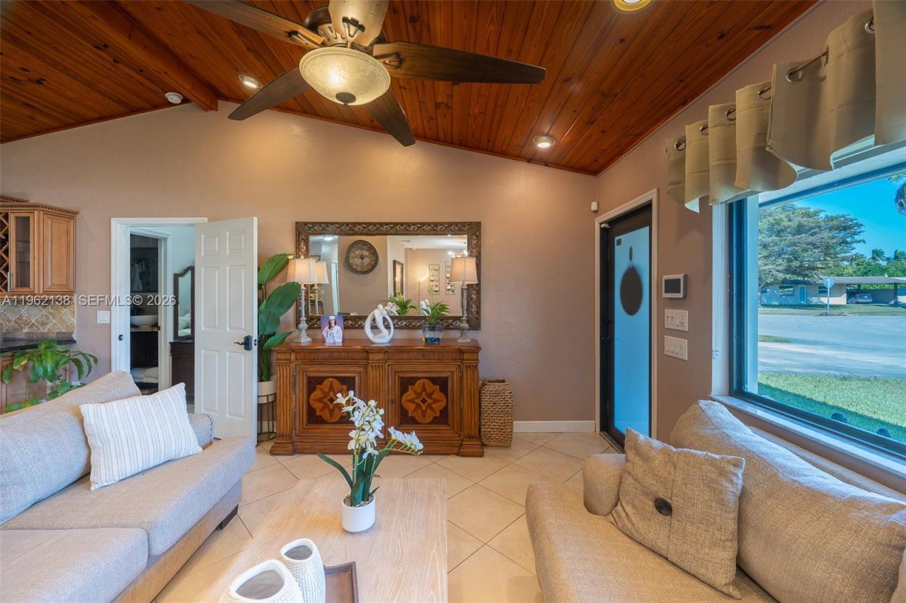 1760 NW 12th Ave, Homestead, FL 33030 Photo