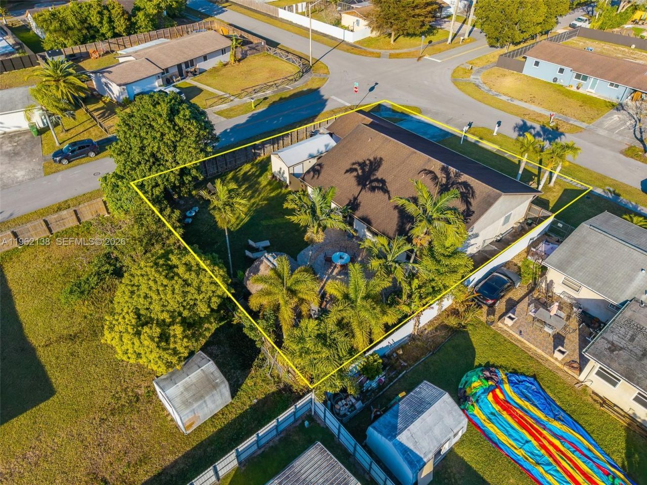 1760 NW 12th Ave , Homestead, FL 33030 Photo