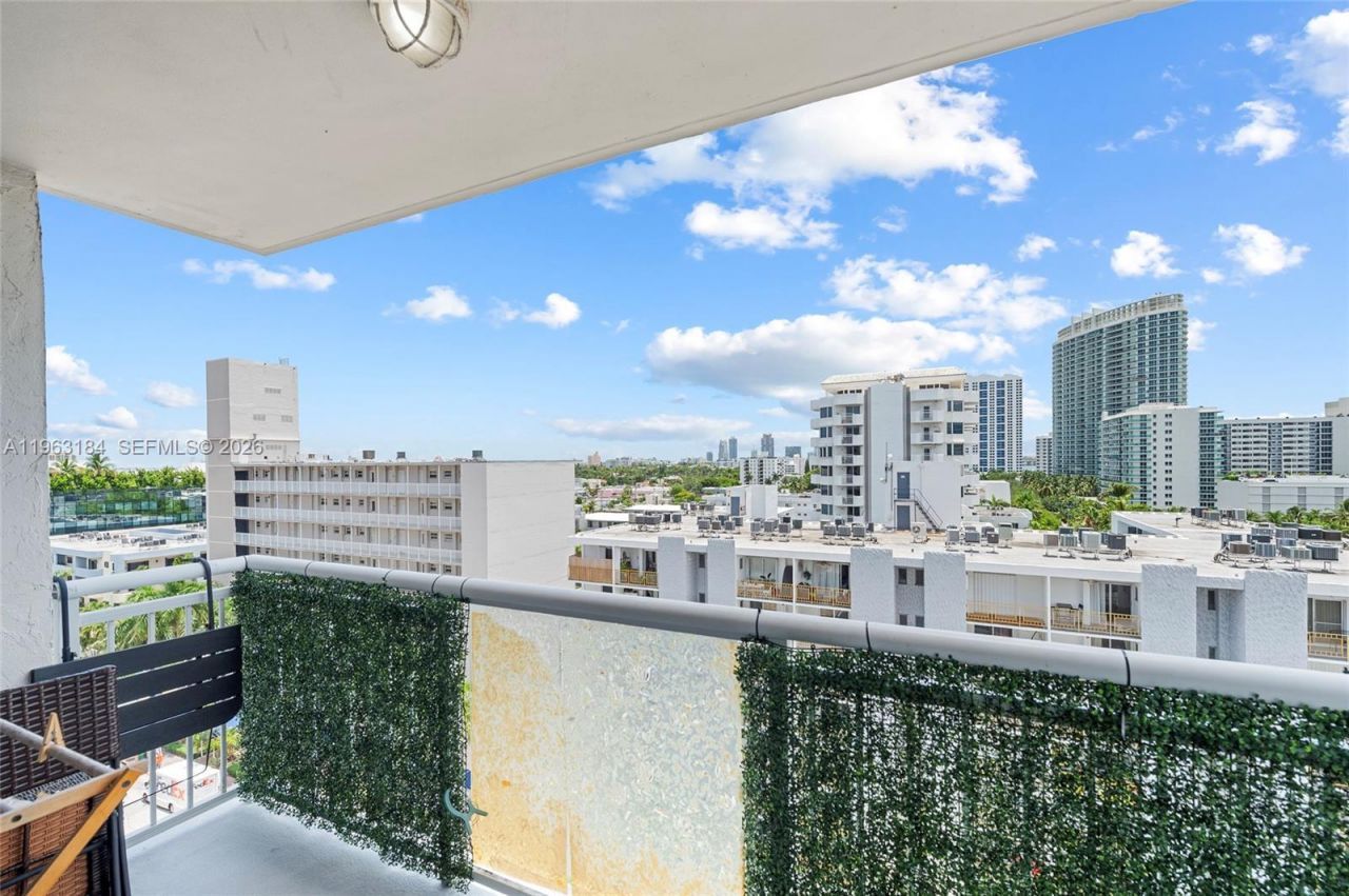 1345 Lincoln Rd , Unit 1105, Miami Beach, FL 33139 Photo