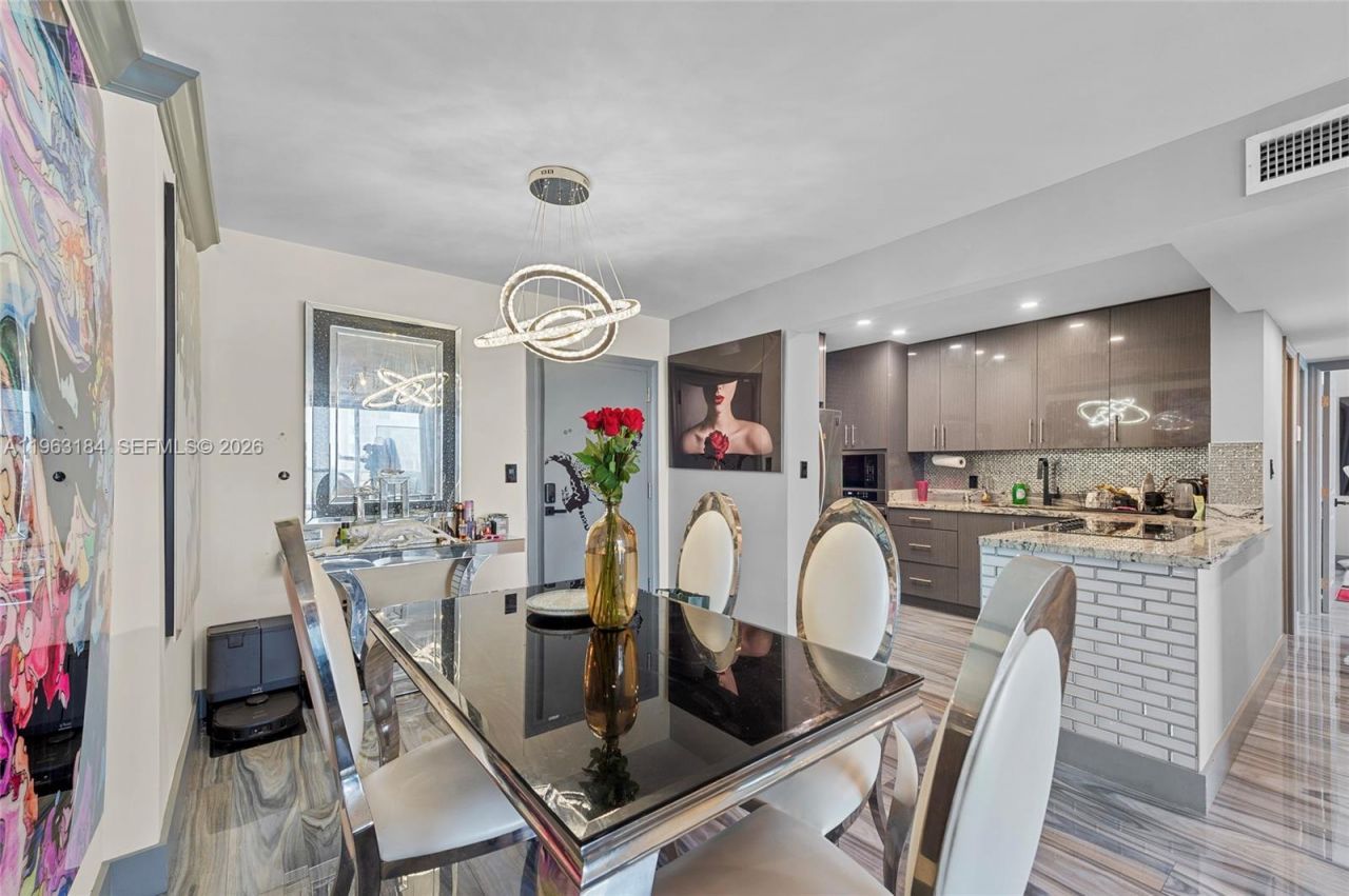 1345 Lincoln Rd , Unit 1105, Miami Beach, FL 33139 Photo