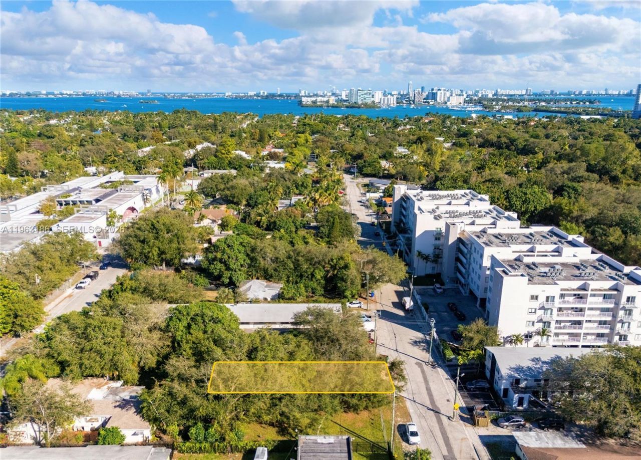 729 NE 85th St , Miami, FL 33138 Photo