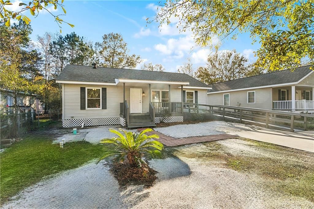 26080 E BEECH Street, Lacombe, LA 70445