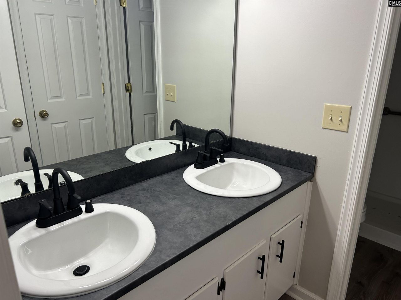 217 Hunters Road Photo 15