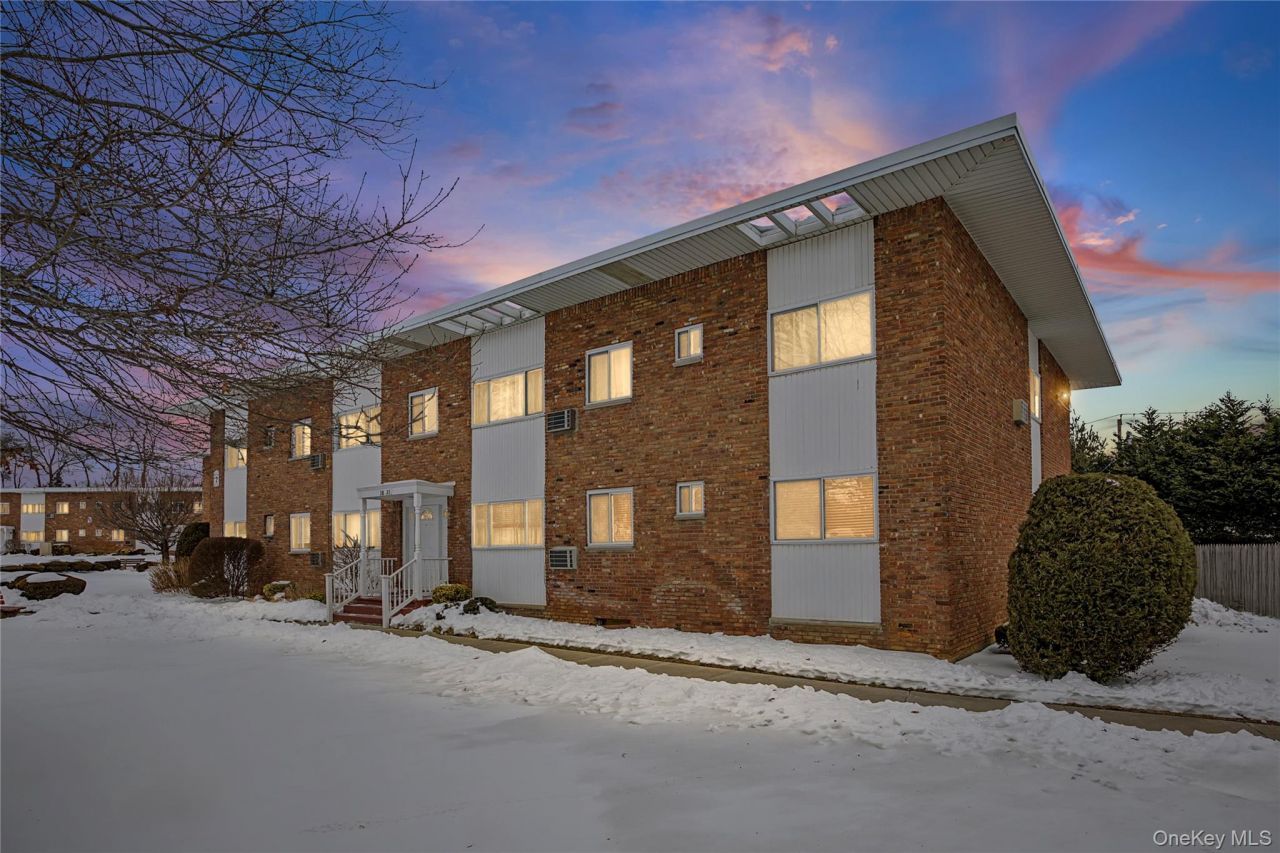 355 Route 111, Unit 23, Smithtown, NY 11787 Main Photo