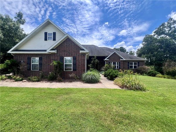 18725 Mallory Xing, Siloam Springs, AR 72761