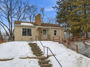 40 Winona Street E, Saint Paul, MN 55107