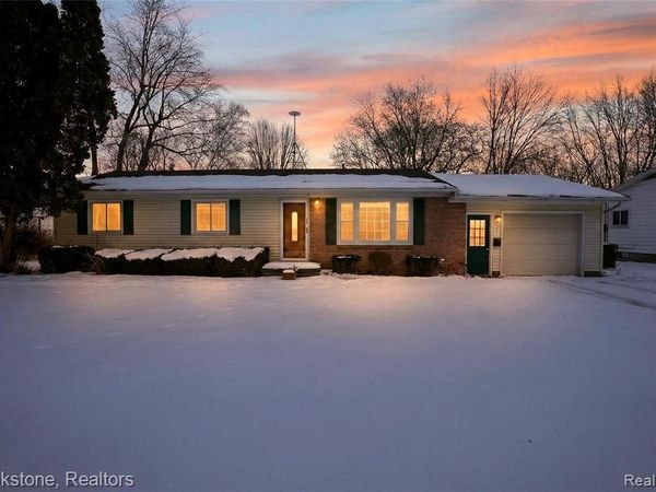 300 N Kibbee Street, St. Johns, MI 48879