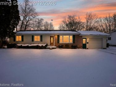 300 N Kibbee Street, St. Johns, MI 48879