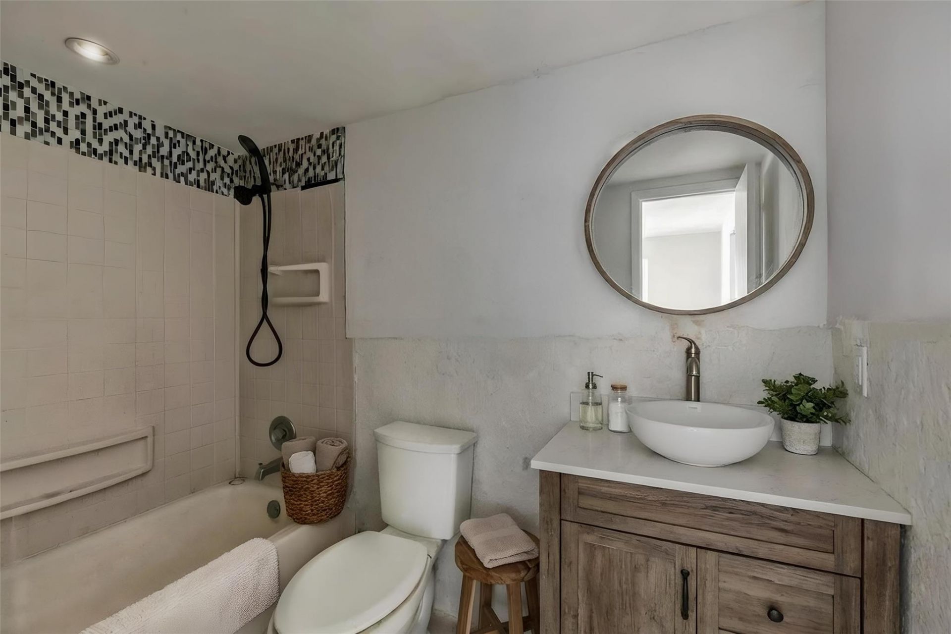 4143 N Ocean Boulevard, Unit 203, Fort Lauderdale, FL 33308 Photo