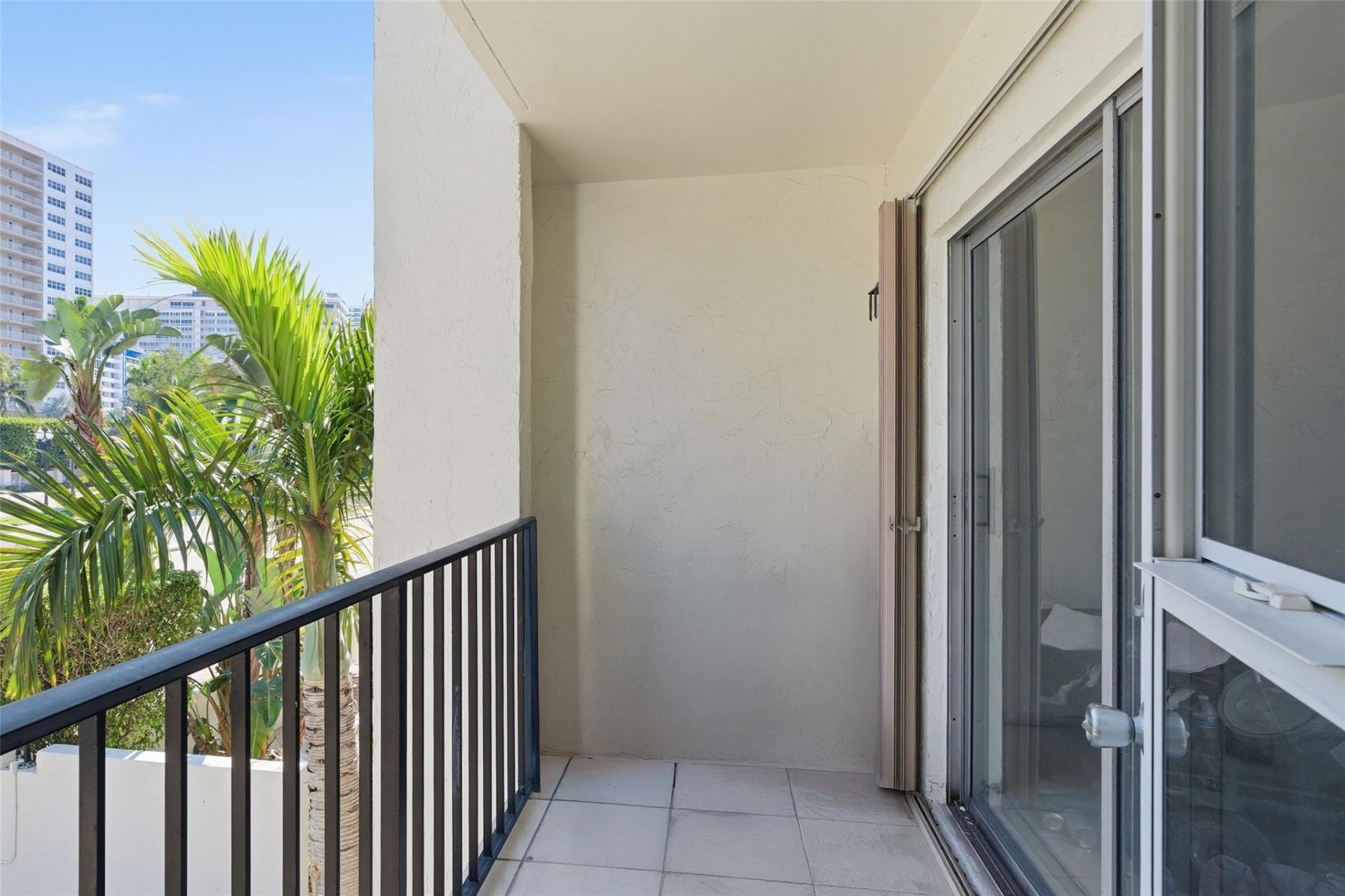 4143 N Ocean Boulevard, Unit 203, Fort Lauderdale, FL 33308 Photo