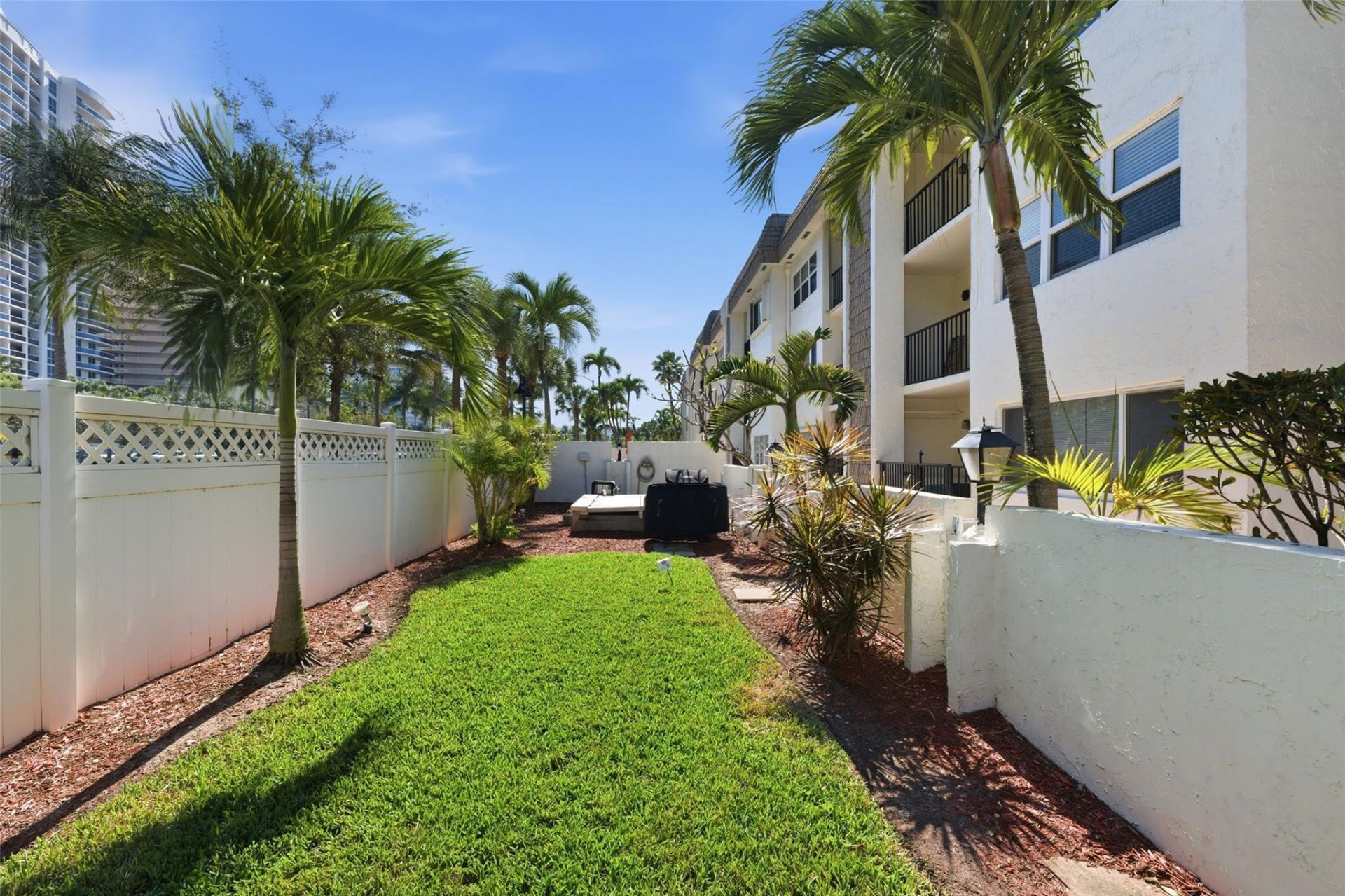 4143 N Ocean Boulevard, Unit 203, Fort Lauderdale, FL 33308 Photo
