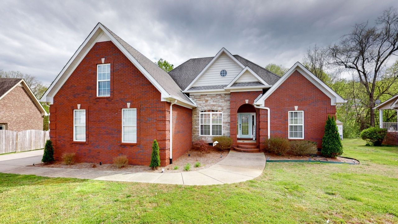 1045 Corey Dr, Lewisburg, TN 37091 Main Photo