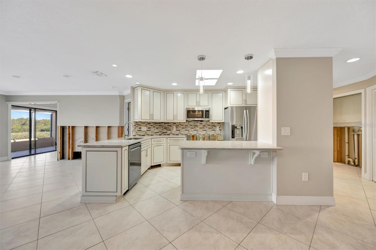 3893 Catalina Drive, Bradenton, FL 34210 Photo