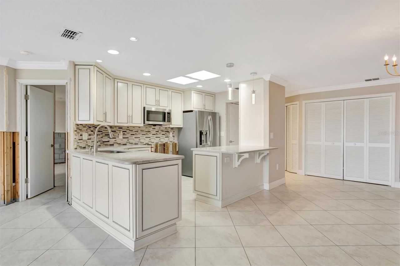 3893 Catalina Drive, Bradenton, FL 34210 Photo