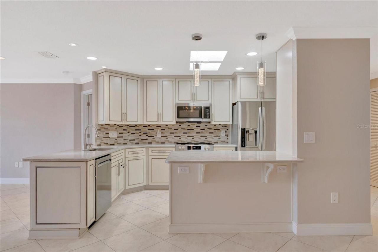 3893 Catalina Drive, Bradenton, FL 34210 Photo