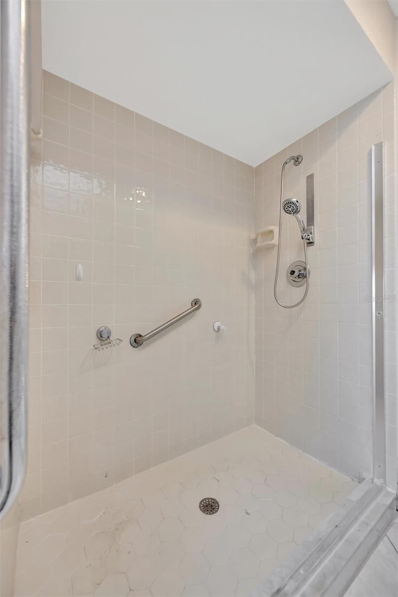 3893 Catalina Drive, Bradenton, FL 34210 Photo