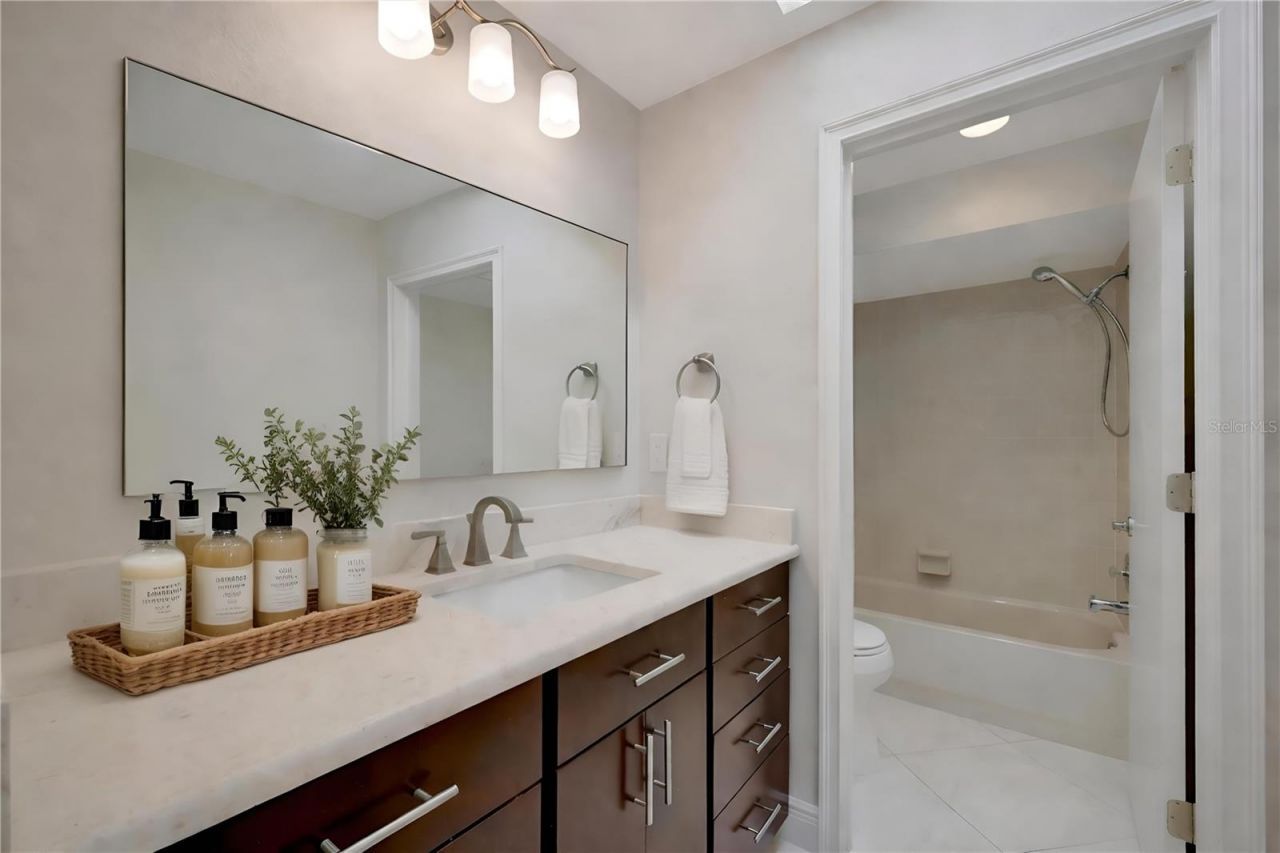 3893 Catalina Drive, Bradenton, FL 34210 Photo