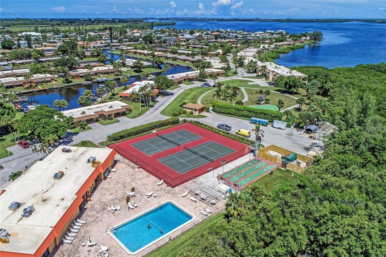 3893 Catalina Drive, Bradenton, FL 34210 Photo