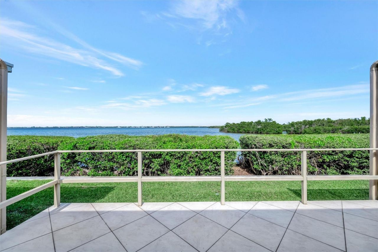 3893 Catalina Drive, Bradenton, FL 34210 Photo